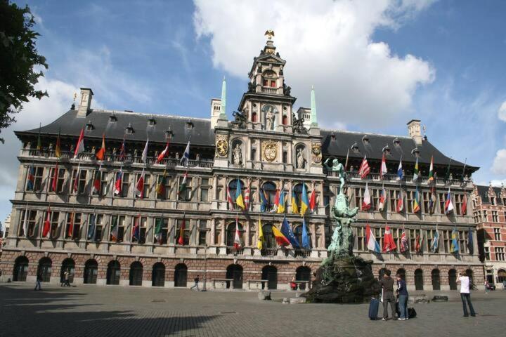 Cozy Apartment In Antwerpen Centraal Exterior photo